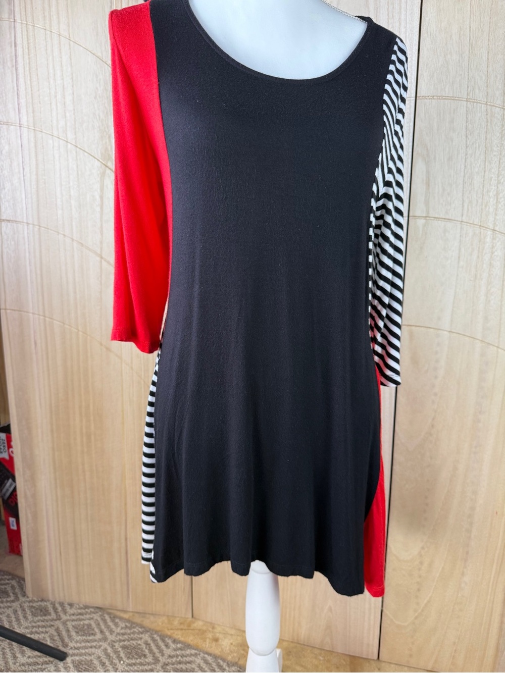 The Pyramid Collection Tunic Top M Black Red Stripe Bell Sleeve Made in USA